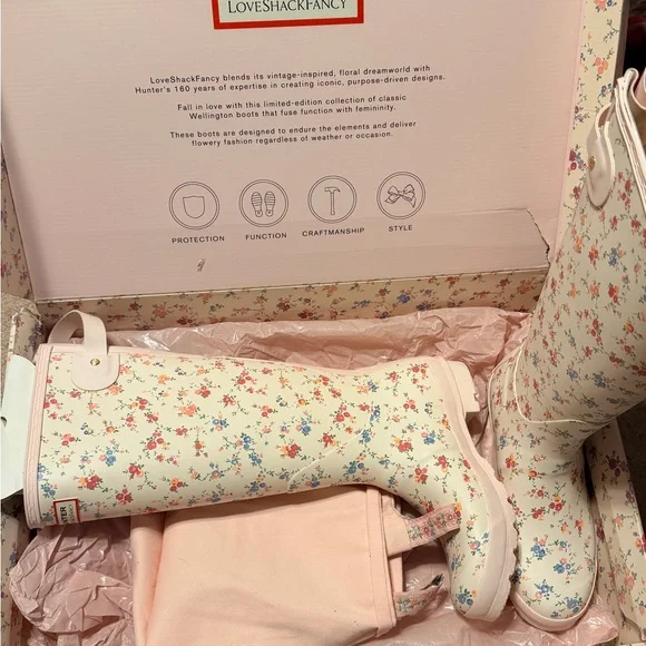 LoveShackFancy x Hunter Collab Floral Rain Boots with Pink Patchwork NEW IN BOX - Picture 2 of 7